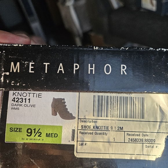 New Booties Size 9 1/2 color brown material suede new with box metaphor  is the - Picture 10 of 10